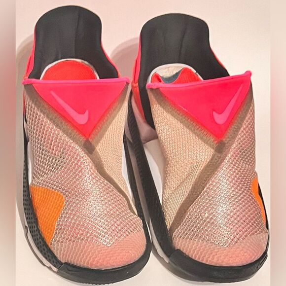 Athletic_Shoes